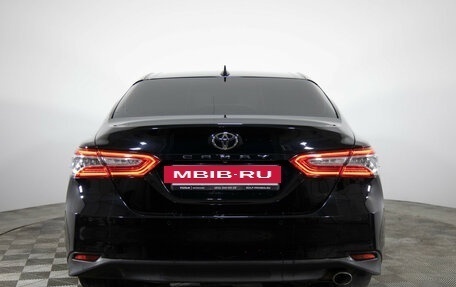 Toyota Camry, 2021 год, 3 249 000 рублей, 6 фотография