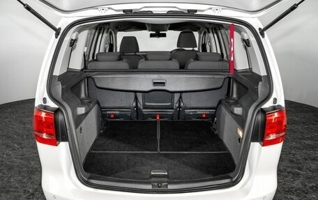 Volkswagen Touran III, 2011 год, 1 275 000 рублей, 17 фотография