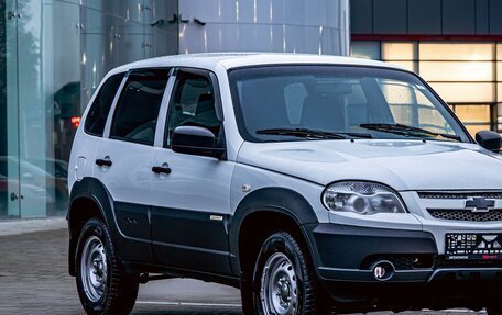 Chevrolet Niva I рестайлинг, 2017 год, 725 000 рублей, 7 фотография