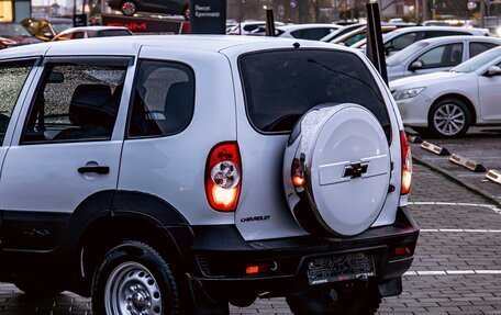 Chevrolet Niva I рестайлинг, 2017 год, 725 000 рублей, 10 фотография