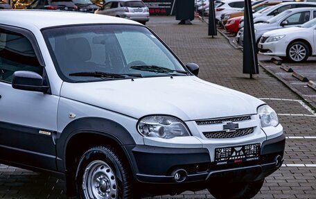 Chevrolet Niva I рестайлинг, 2017 год, 725 000 рублей, 9 фотография
