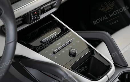 Porsche Cayenne III, 2025 год, 16 890 000 рублей, 11 фотография