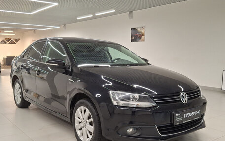 Volkswagen Jetta VI, 2013 год, 1 103 000 рублей, 3 фотография