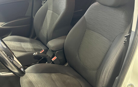 Hyundai Solaris II рестайлинг, 2014 год, 900 000 рублей, 13 фотография