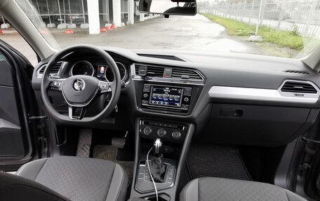 Volkswagen Tiguan II, 2020 год, 2 290 000 рублей, 11 фотография