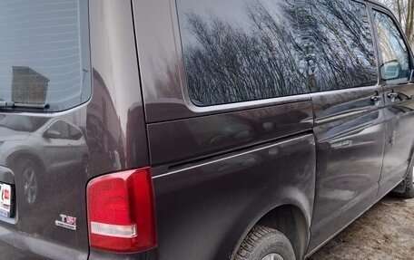 Volkswagen Caravelle T5, 2012 год, 2 210 000 рублей, 3 фотография