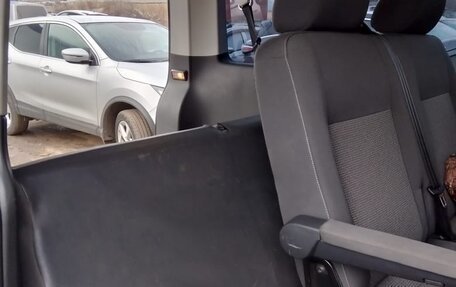 Volkswagen Caravelle T5, 2012 год, 2 210 000 рублей, 5 фотография