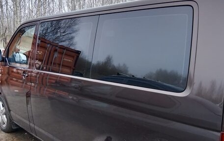 Volkswagen Caravelle T5, 2012 год, 2 210 000 рублей, 2 фотография