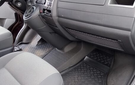 Volkswagen Caravelle T5, 2012 год, 2 210 000 рублей, 6 фотография