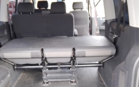 Volkswagen Caravelle T5, 2012 год, 2 210 000 рублей, 9 фотография