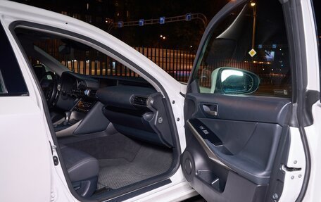 Lexus IS III, 2019 год, 3 000 000 рублей, 9 фотография