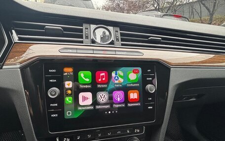 Volkswagen Passat B8 рестайлинг, 2019 год, 2 400 000 рублей, 8 фотография