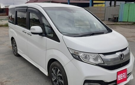 Honda Stepwgn IV, 2015 год, 2 000 000 рублей, 1 фотография