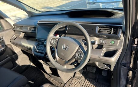 Honda Stepwgn IV, 2021 год, 1 936 000 рублей, 4 фотография