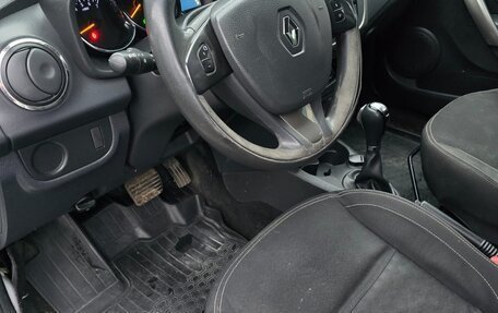 Renault Logan II, 2017 год, 750 000 рублей, 5 фотография