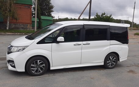 Honda Stepwgn IV, 2015 год, 2 000 000 рублей, 3 фотография