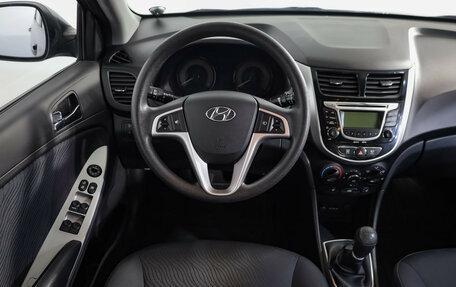 Hyundai Solaris II рестайлинг, 2011 год, 799 000 рублей, 10 фотография