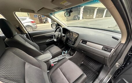 Mitsubishi Outlander III рестайлинг 3, 2014 год, 1 449 000 рублей, 8 фотография