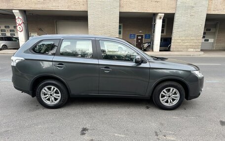 Mitsubishi Outlander III рестайлинг 3, 2014 год, 1 449 000 рублей, 7 фотография