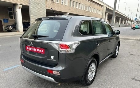 Mitsubishi Outlander III рестайлинг 3, 2014 год, 1 449 000 рублей, 5 фотография