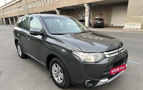 Mitsubishi Outlander III рестайлинг 3, 2014 год, 1 449 000 рублей, 6 фотография