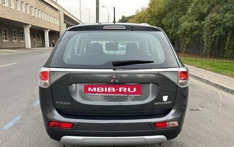 Mitsubishi Outlander III рестайлинг 3, 2014 год, 1 449 000 рублей, 4 фотография