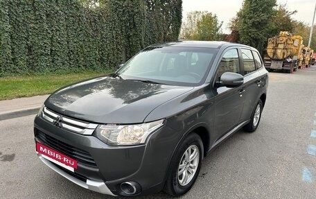 Mitsubishi Outlander III рестайлинг 3, 2014 год, 1 449 000 рублей, 2 фотография