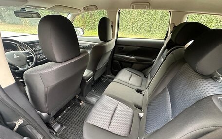 Mitsubishi Outlander III рестайлинг 3, 2014 год, 1 449 000 рублей, 14 фотография