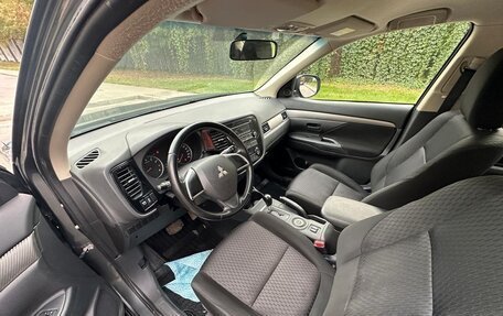 Mitsubishi Outlander III рестайлинг 3, 2014 год, 1 449 000 рублей, 13 фотография