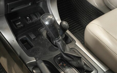 Toyota Land Cruiser Prado 120 рестайлинг, 2004 год, 1 709 000 рублей, 5 фотография