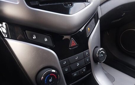 Chevrolet Cruze II, 2012 год, 820 000 рублей, 17 фотография