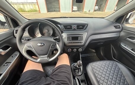 KIA Rio III рестайлинг, 2017 год, 848 000 рублей, 17 фотография