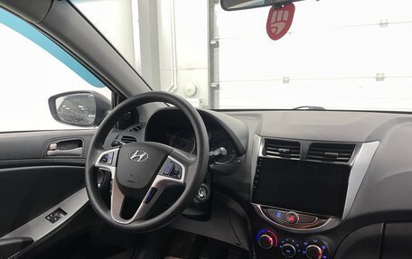 Hyundai Solaris II рестайлинг, 2015 год, 949 000 рублей, 9 фотография