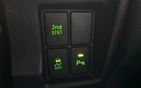 Toyota Land Cruiser Prado 150 рестайлинг 2, 2014 год, 2 590 000 рублей, 11 фотография