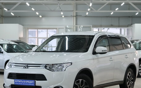 Mitsubishi Outlander III рестайлинг 3, 2014 год, 1 489 000 рублей, 4 фотография
