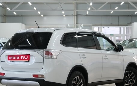Mitsubishi Outlander III рестайлинг 3, 2014 год, 1 489 000 рублей, 7 фотография