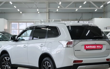 Mitsubishi Outlander III рестайлинг 3, 2014 год, 1 489 000 рублей, 5 фотография