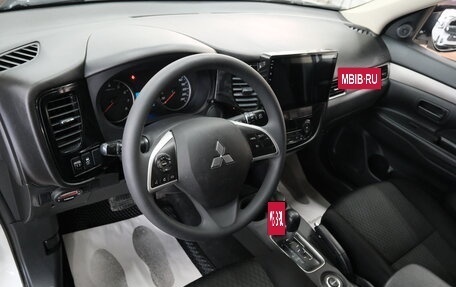 Mitsubishi Outlander III рестайлинг 3, 2014 год, 1 489 000 рублей, 11 фотография