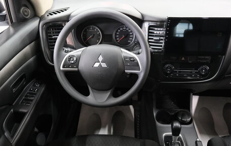 Mitsubishi Outlander III рестайлинг 3, 2014 год, 1 489 000 рублей, 19 фотография