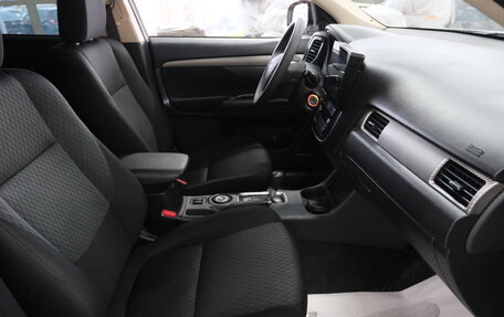 Mitsubishi Outlander III рестайлинг 3, 2014 год, 1 489 000 рублей, 21 фотография