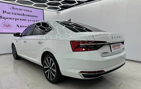 Skoda Superb III рестайлинг, 2022 год, 1 990 000 рублей, 4 фотография