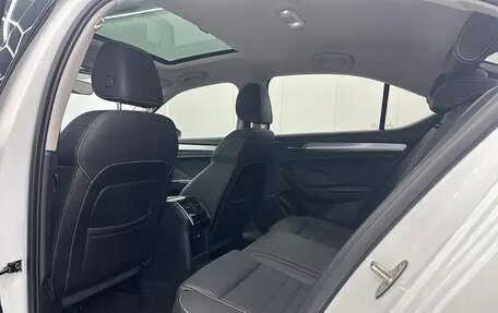 Skoda Superb III рестайлинг, 2022 год, 1 990 000 рублей, 8 фотография