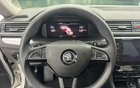 Skoda Superb III рестайлинг, 2022 год, 1 990 000 рублей, 14 фотография