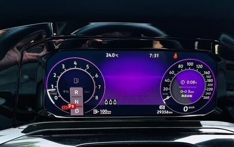 Volkswagen Golf VIII, 2022 год, 1 830 000 рублей, 9 фотография