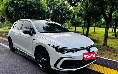 Volkswagen Golf VIII, 2022 год, 1 830 000 рублей, 3 фотография