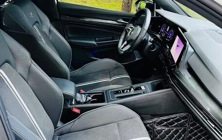 Volkswagen Golf VIII, 2022 год, 1 830 000 рублей, 14 фотография