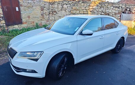 Skoda Superb III рестайлинг, 2017 год, 2 060 000 рублей, 2 фотография