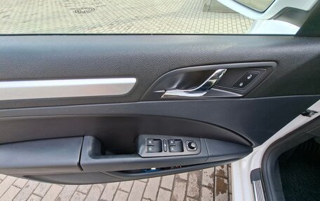 Skoda Superb III рестайлинг, 2014 год, 1 175 000 рублей, 18 фотография