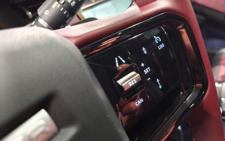 Land Rover Range Rover Evoque II, 2024 год, 5 990 000 рублей, 12 фотография