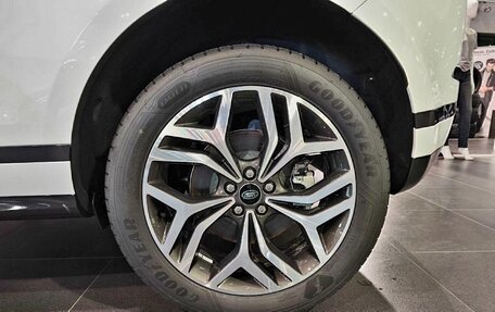 Land Rover Range Rover Evoque II, 2024 год, 5 990 000 рублей, 8 фотография